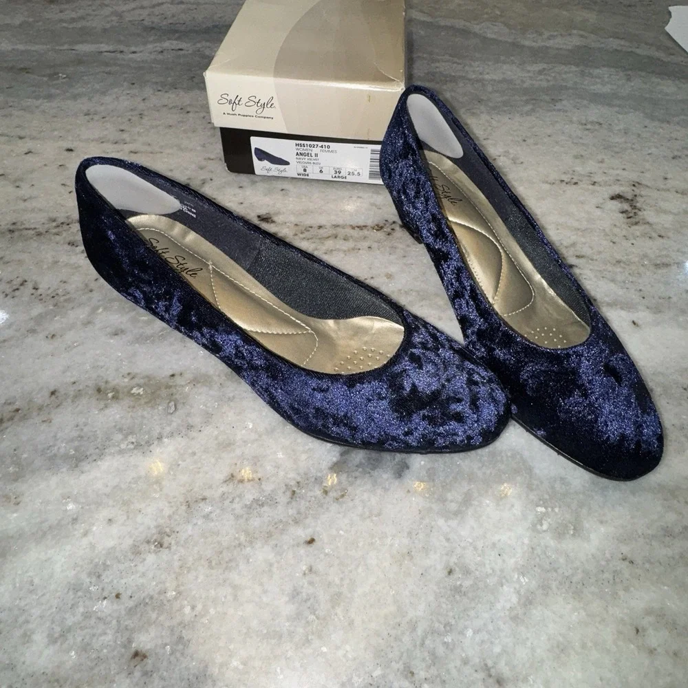 Soft Style Womens 8 W Blue Angel II Moyen Velvet‎ HSS1027-410 Low Wedge With Box
